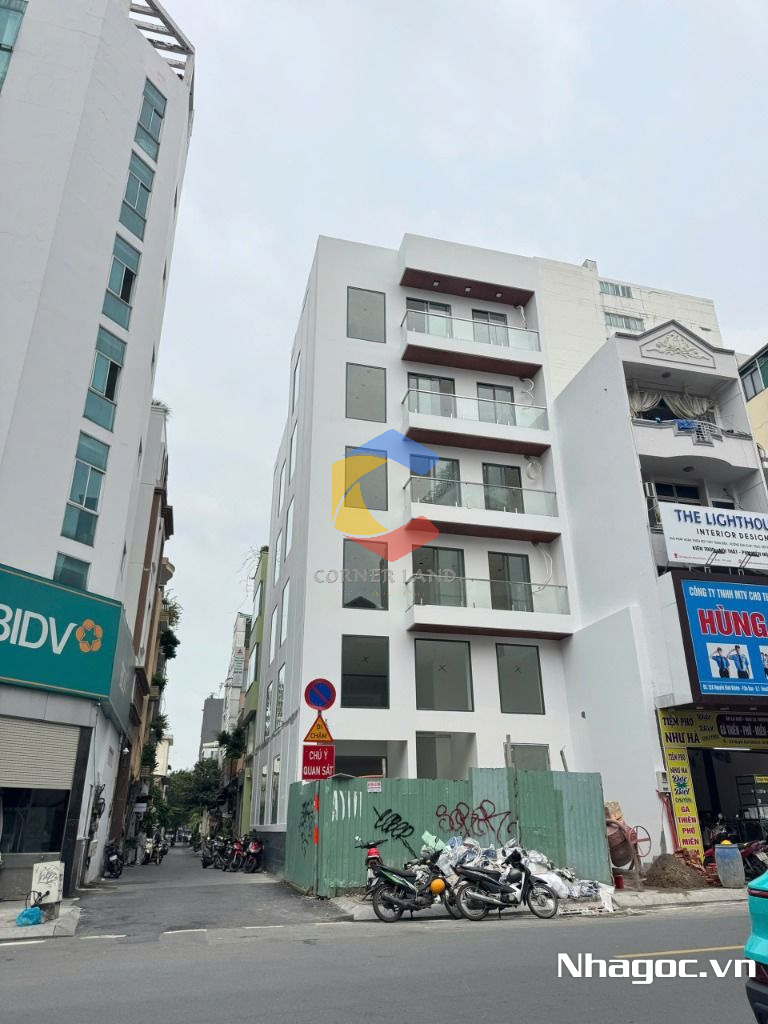 cho thue mat bang mat tien duong dinh tien hoang dt 8x14 ham tret lung 7 lau gia 14000usd thang