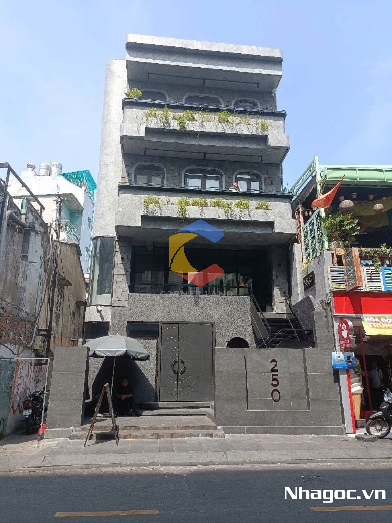 cho thue mat bang mat tien duong dinh tien hoang dt 8x14 ham tret lung 7 lau gia 14000usd thang