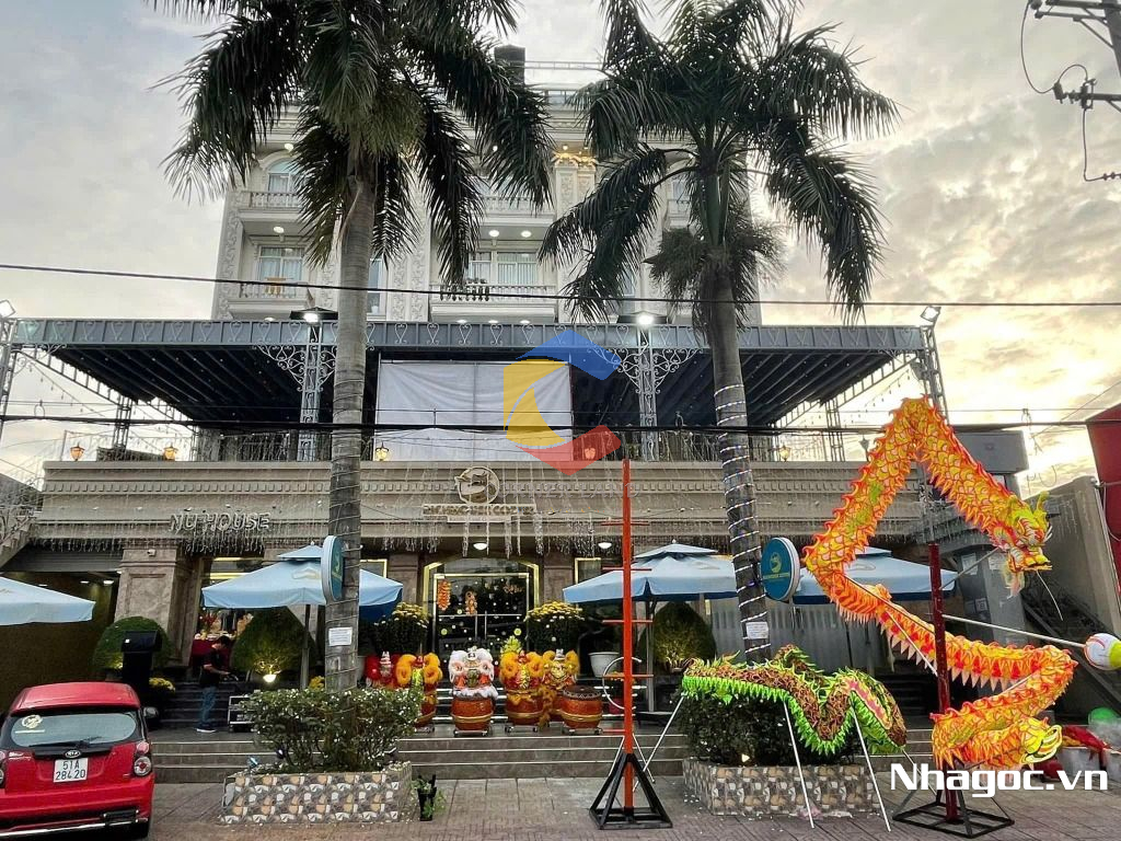 cho thue mat bang mat tien duong dinh tien hoang dt 8x14 ham tret lung 7 lau gia 14000usd thang