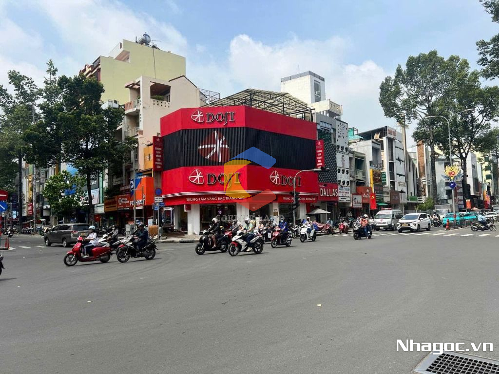 cho thue mat bang mat tien duong dinh tien hoang dt 8x14 ham tret lung 7 lau gia 14000usd thang