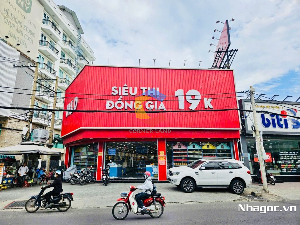 cho thue mat bang mat tien duong dinh tien hoang dt 8x14 ham tret lung 7 lau gia 14000usd thang