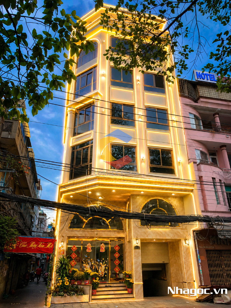 cho thue mat bang mat tien duong dinh tien hoang dt 8x14 ham tret lung 7 lau gia 14000usd thang