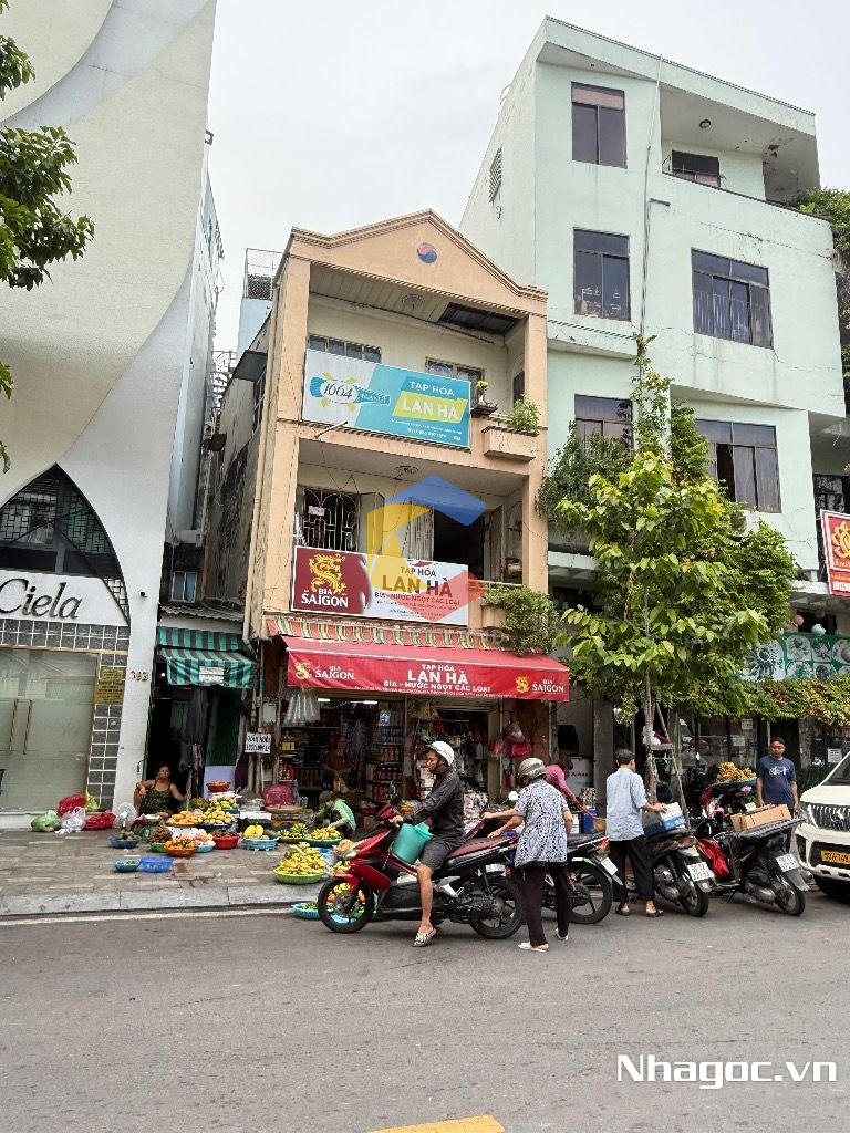 cho thue mat bang mat tien duong dinh tien hoang dt 8x14 ham tret lung 7 lau gia 14000usd thang