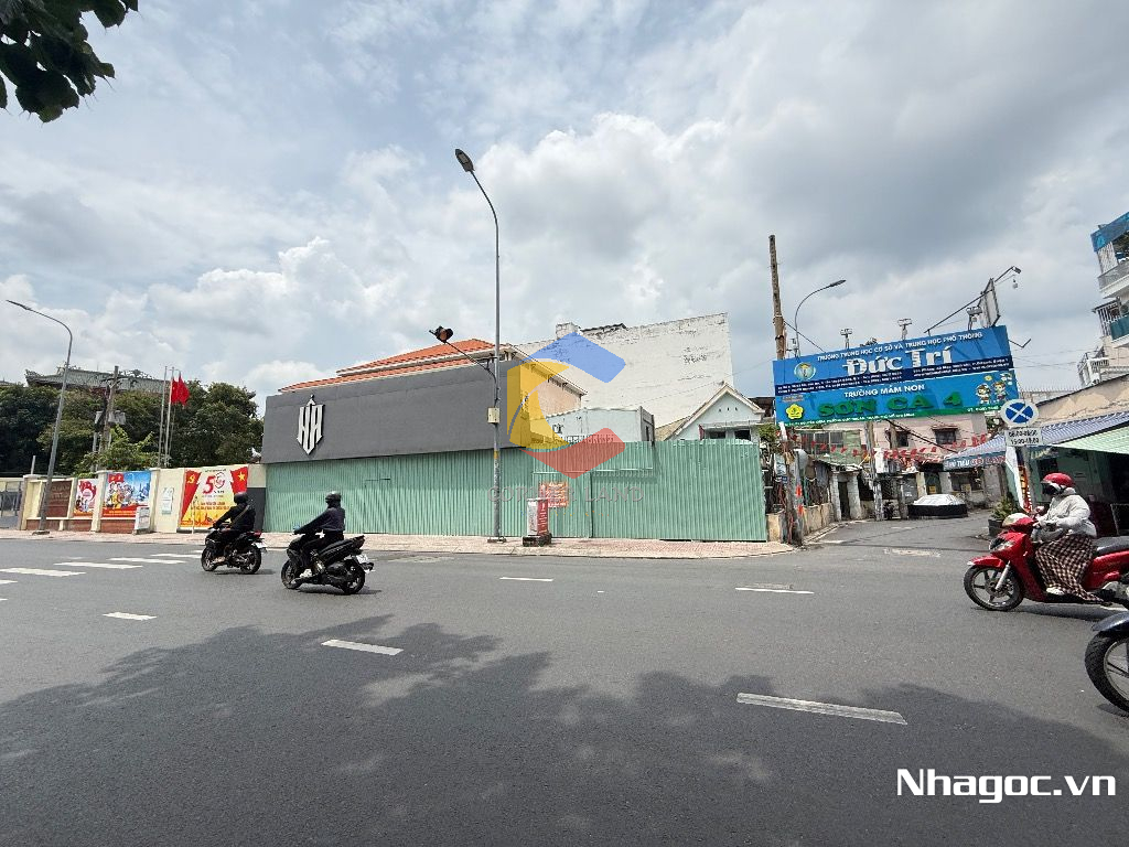 cho thue mat bang mat tien duong dinh tien hoang dt 8x14 ham tret lung 7 lau gia 14000usd thang