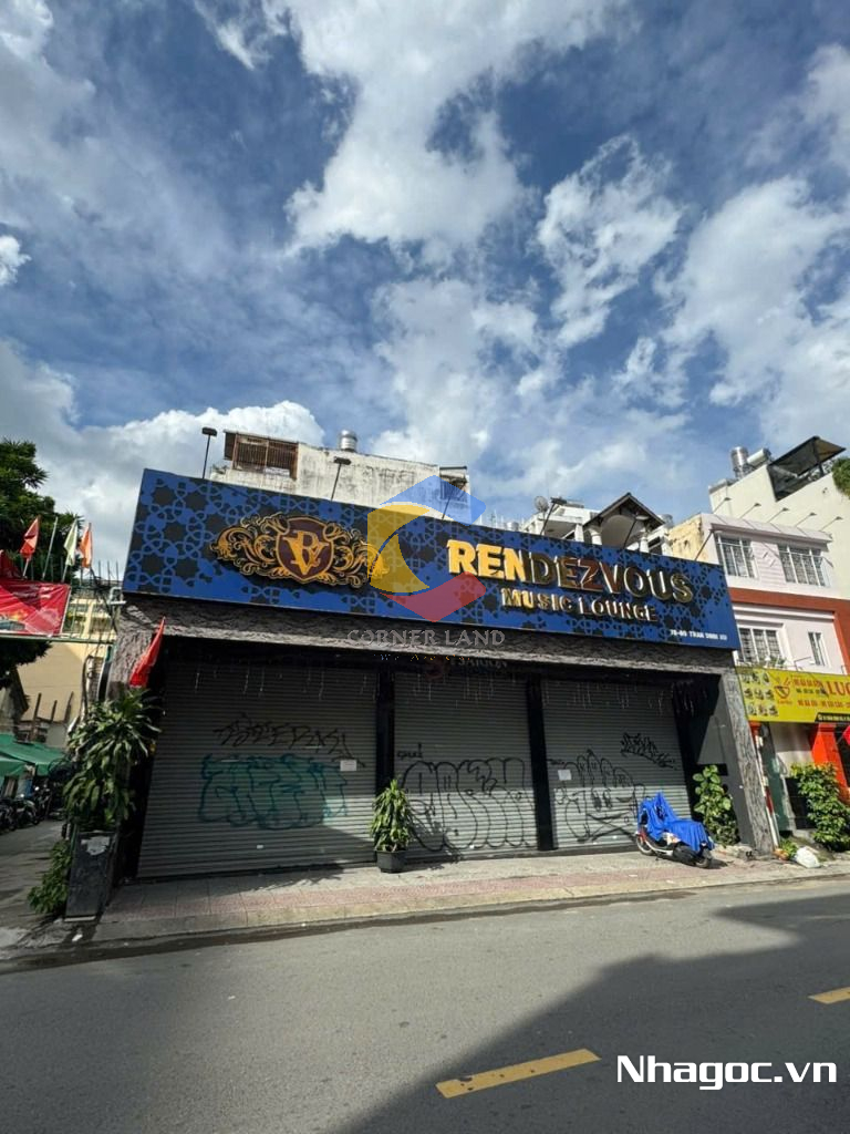 cho thue mat bang mat tien duong dinh tien hoang dt 8x14 ham tret lung 7 lau gia 14000usd thang