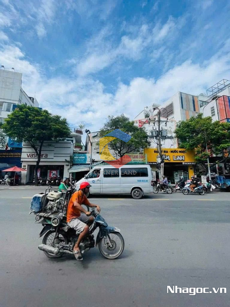 cho thue mat bang mat tien duong dinh tien hoang dt 8x14 ham tret lung 7 lau gia 14000usd thang